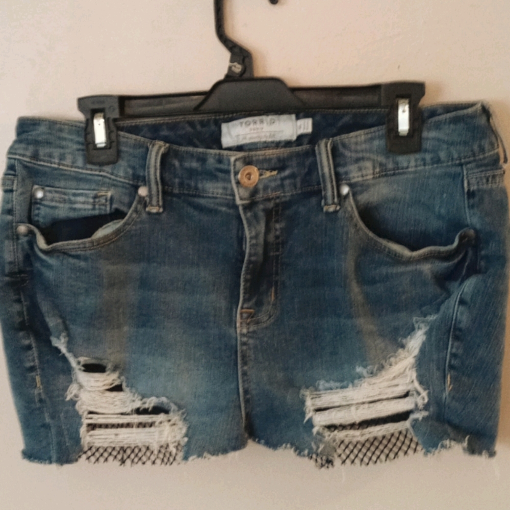 Torrid denim mini skirt size 16